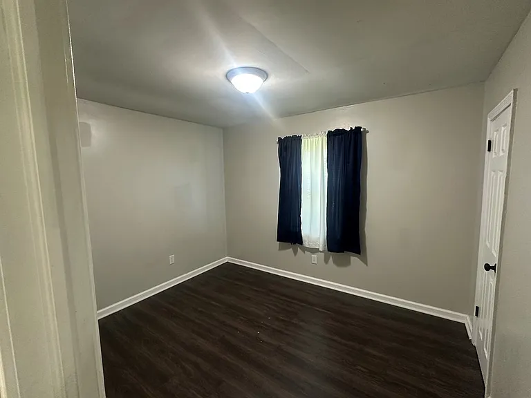 1116-1116 Cornelia Cir — Photo 11