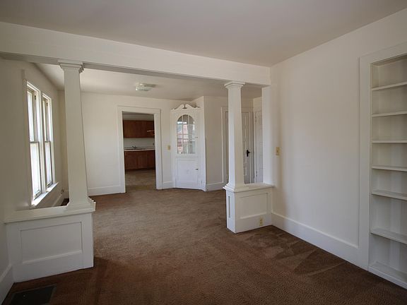 5th image of 209 W Cross St