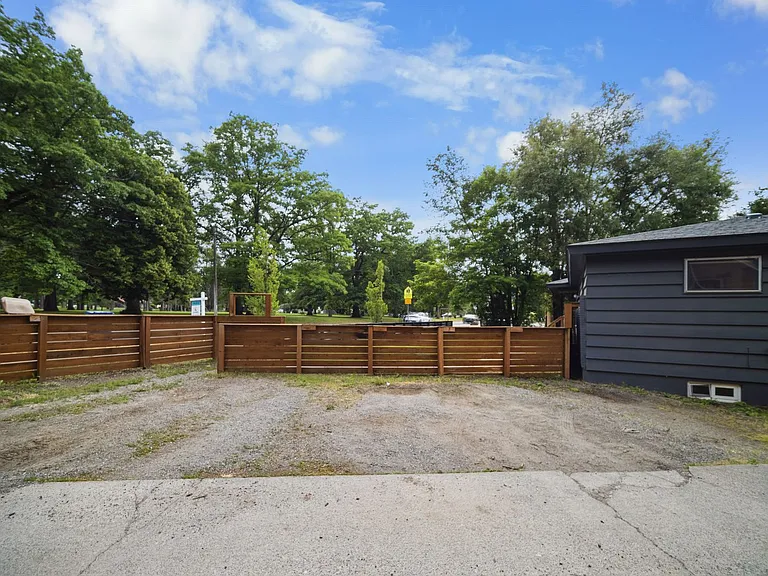 2925 W Northwest Blvd — Photo 7