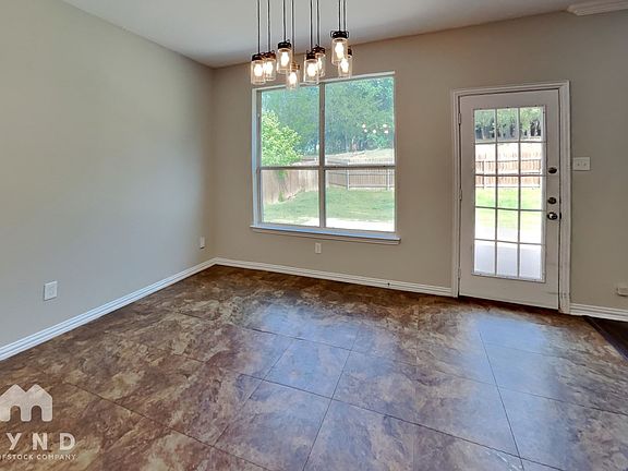 5th image of 2213 Creek Side Dr