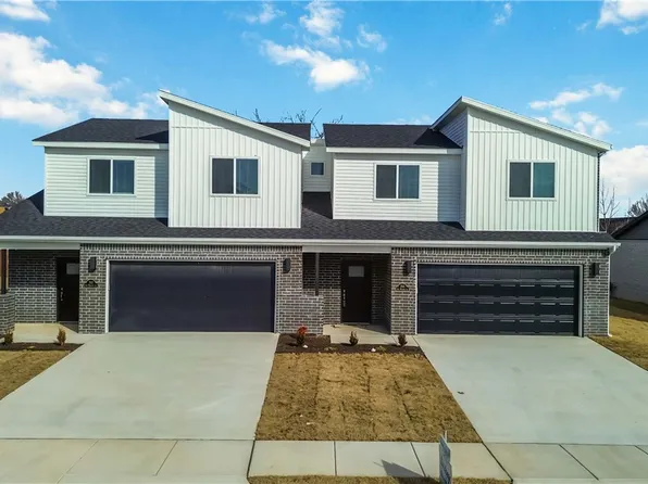 704 & 706 Sun Meadows Loop, Centerton, AR 72719