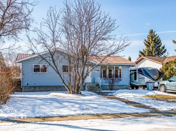 1657 6th Ave, Wainwright, AB T9W 1J6