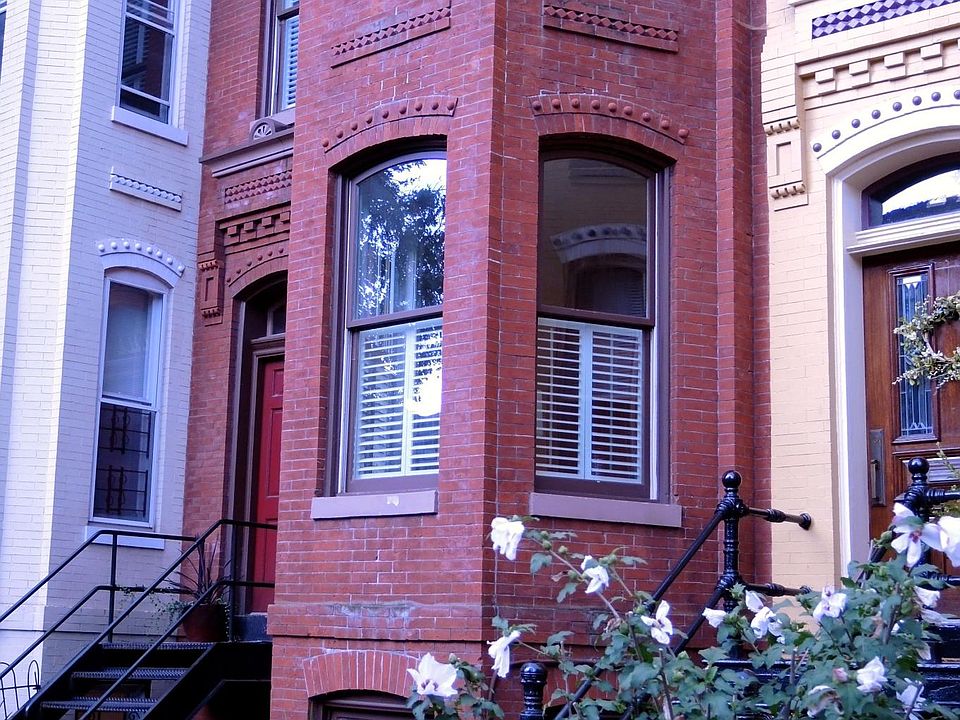 Front of home/apartment