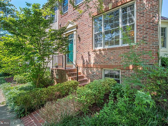 2nd image of 213 Deer Meadow Ln