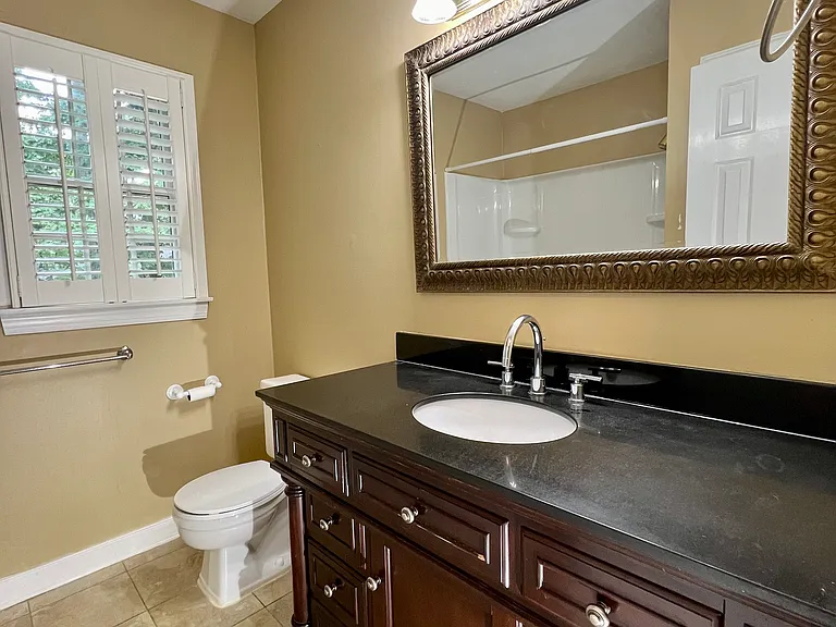 331 Glenpark Ln — Photo 21