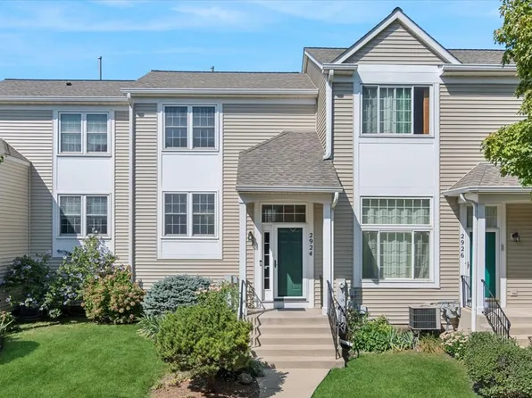 2924 Shelly Ln, Aurora, IL 60504
