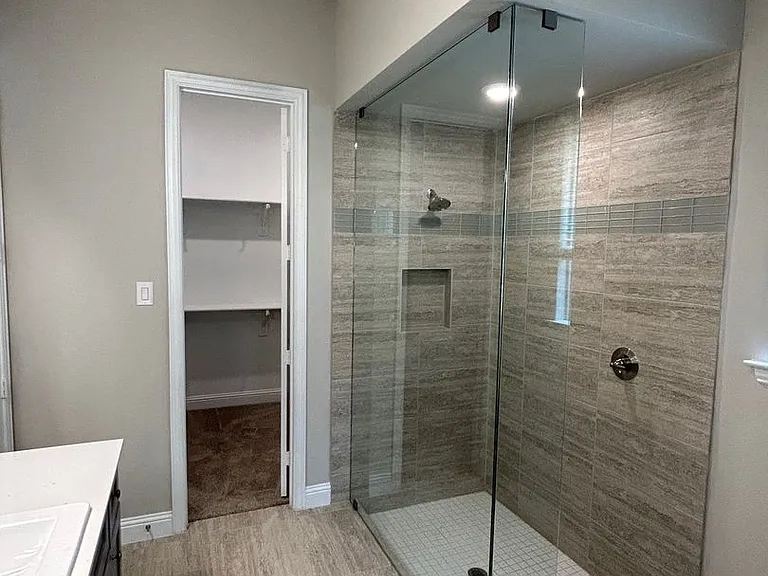 4561 Refugio Dr — Photo 13