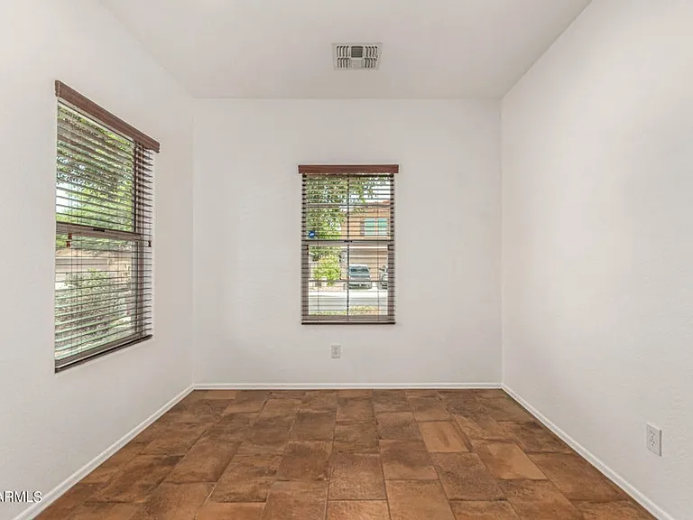 10847 W Avenida Del Rey — Photo 12