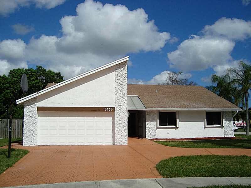 1st image of 9439 NW 46th St