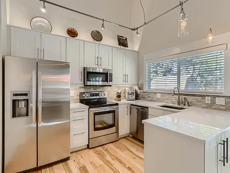 4418 Driftwood Pl — Photo 7