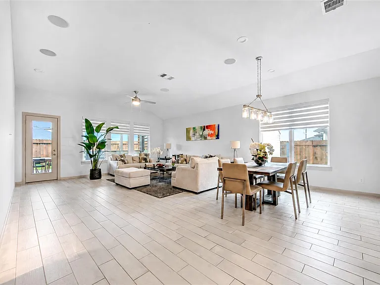 3306 Black Gore Creek Dr — Photo 15