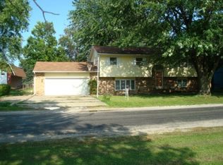 110 Peggy Dee Dr, Blue Mound, IL 62513