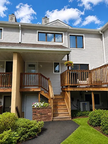 18 Dutton Place Way #18 Photo 1
