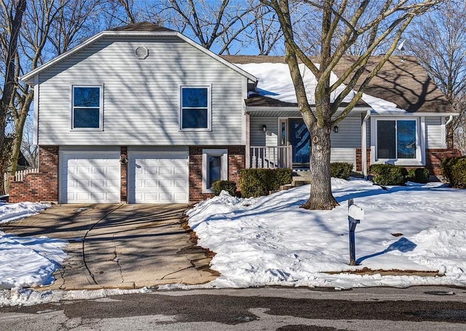 1st image of 2113 NW Parker Ct