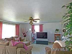 4th image of 27th Ave