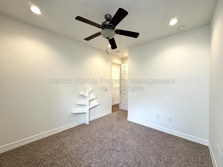 8998 Fullerwood Ave — Photo 16
