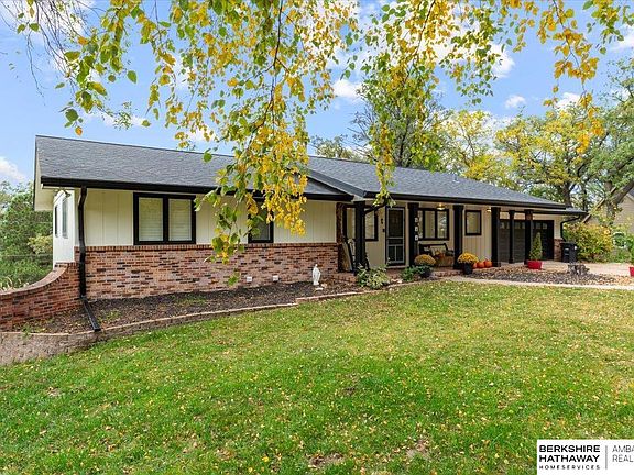 2nd image of 444 Skyline Dr