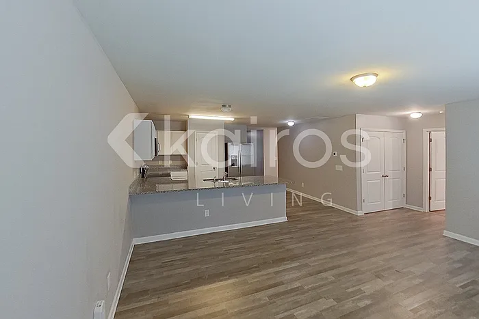 4 bed, 2.0 bath, 1400 sqft, $1,925 — Photo 4
