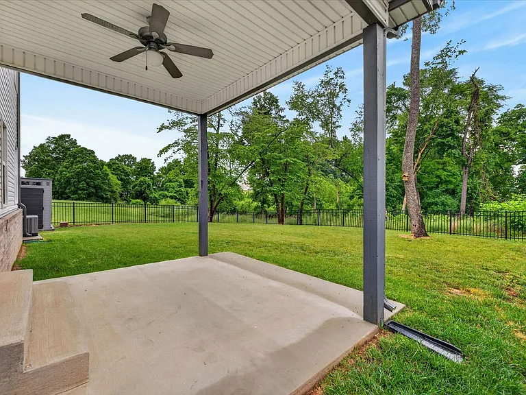 1437 Citadel Dr — Photo 37