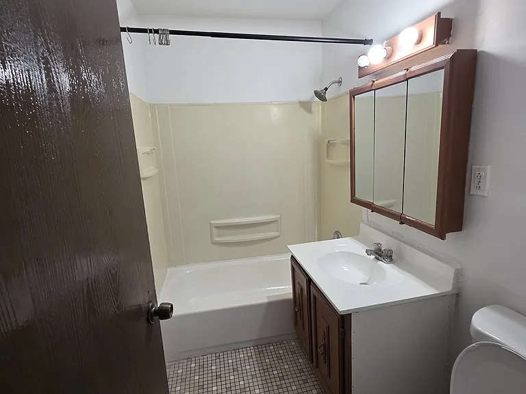 1525 Norway Ln #1B — Photo 8
