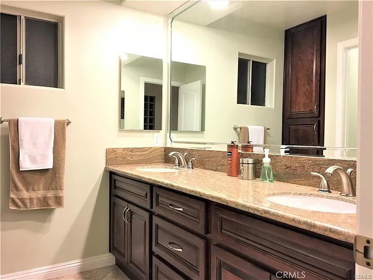 735 Alabama St — Photo 23