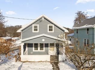 916 Wallace St, Endicott, NY 13760