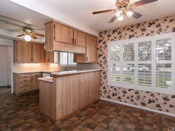 5th image of 9936 Tunney Ave