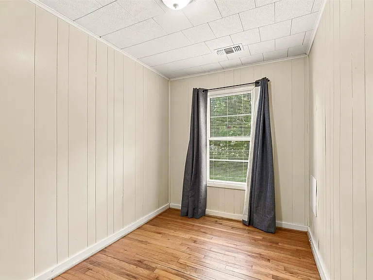 1914 Oaklawn Dr — Photo 17