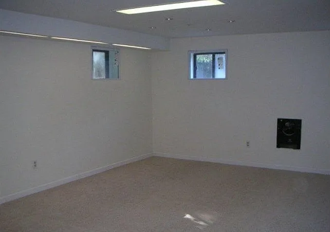 Beautiful brick, 4 bedrooms 3 full bath single family home in the heart of Silver Spring — Photo 3