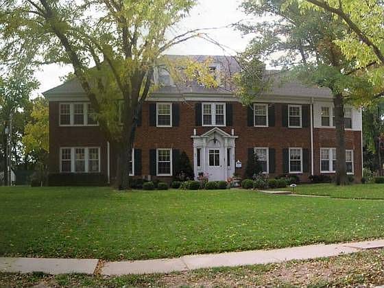 1st image of 22 Crestview Dr
