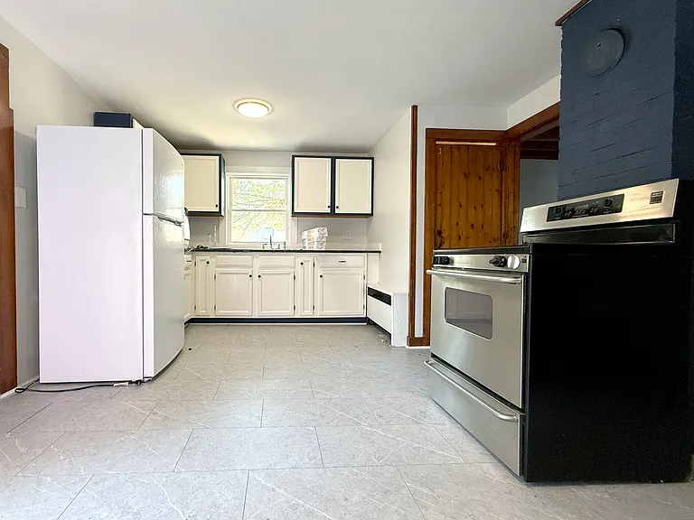 256 Park Ave — Photo 12