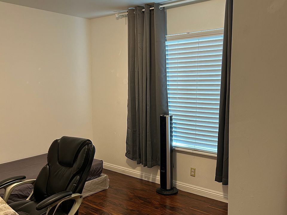 2nd image of 130 N Tiana Ln
