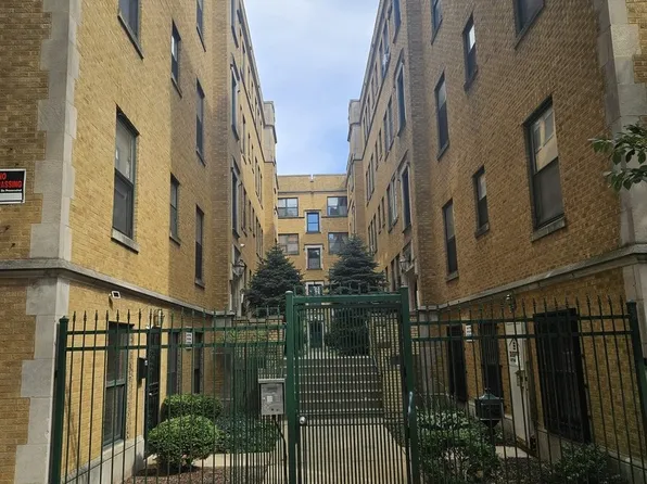 7213 S Yates Blvd APT 3A, Chicago, IL 60649