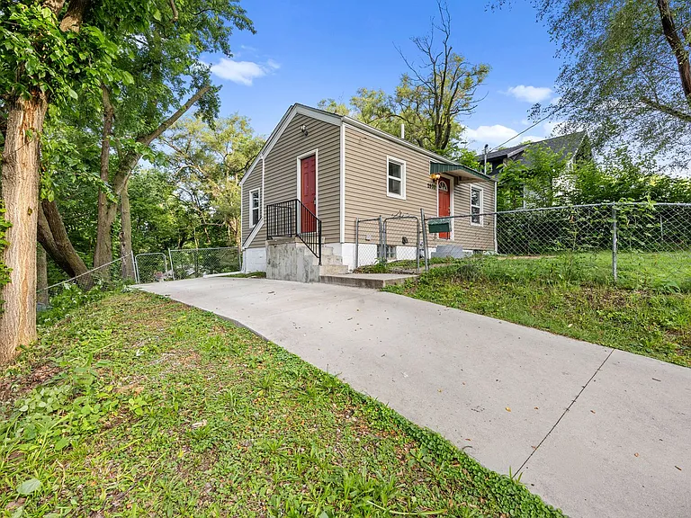 2900 Oxford St — Photo 7