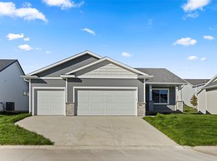 9405 Modena Ln, West Des Moines, IA 50266