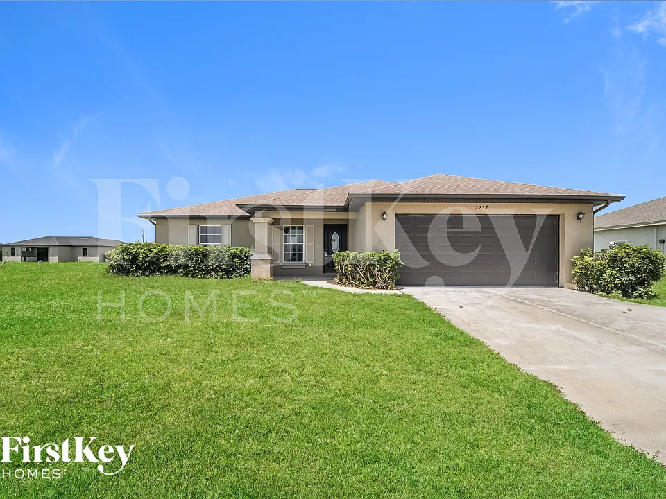 2237 Tropicana Pkwy W
