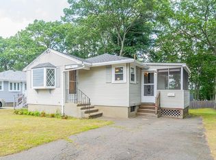 101 Hillcrest Rd, Waltham, MA 02451