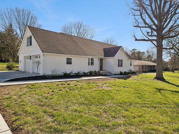 3rd image of 1437 Twin Feather Dr