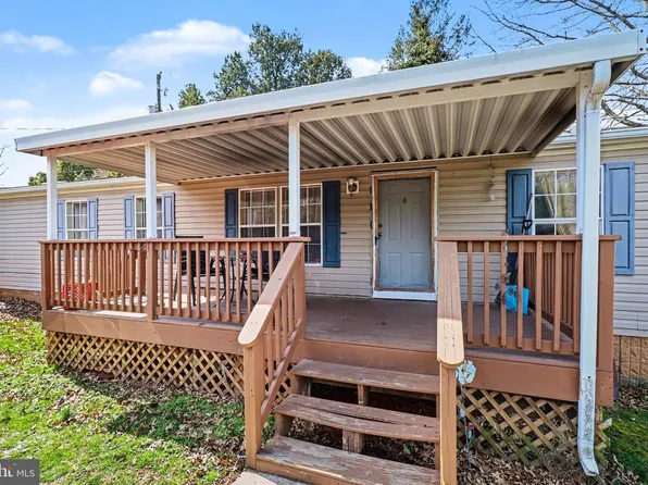 8 Madge Dr, Lancaster, PA 17603