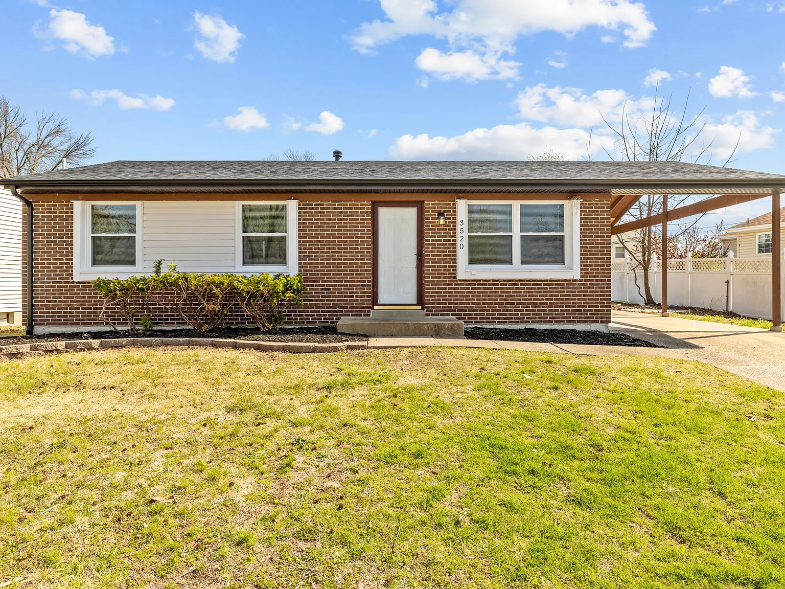 3 bed, 864 sqft, $1,795 — Photo 1