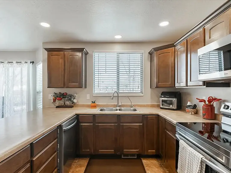 2063 S James Cir — Photo 11