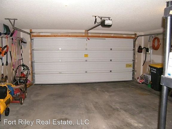 4th image of 434 N Park St