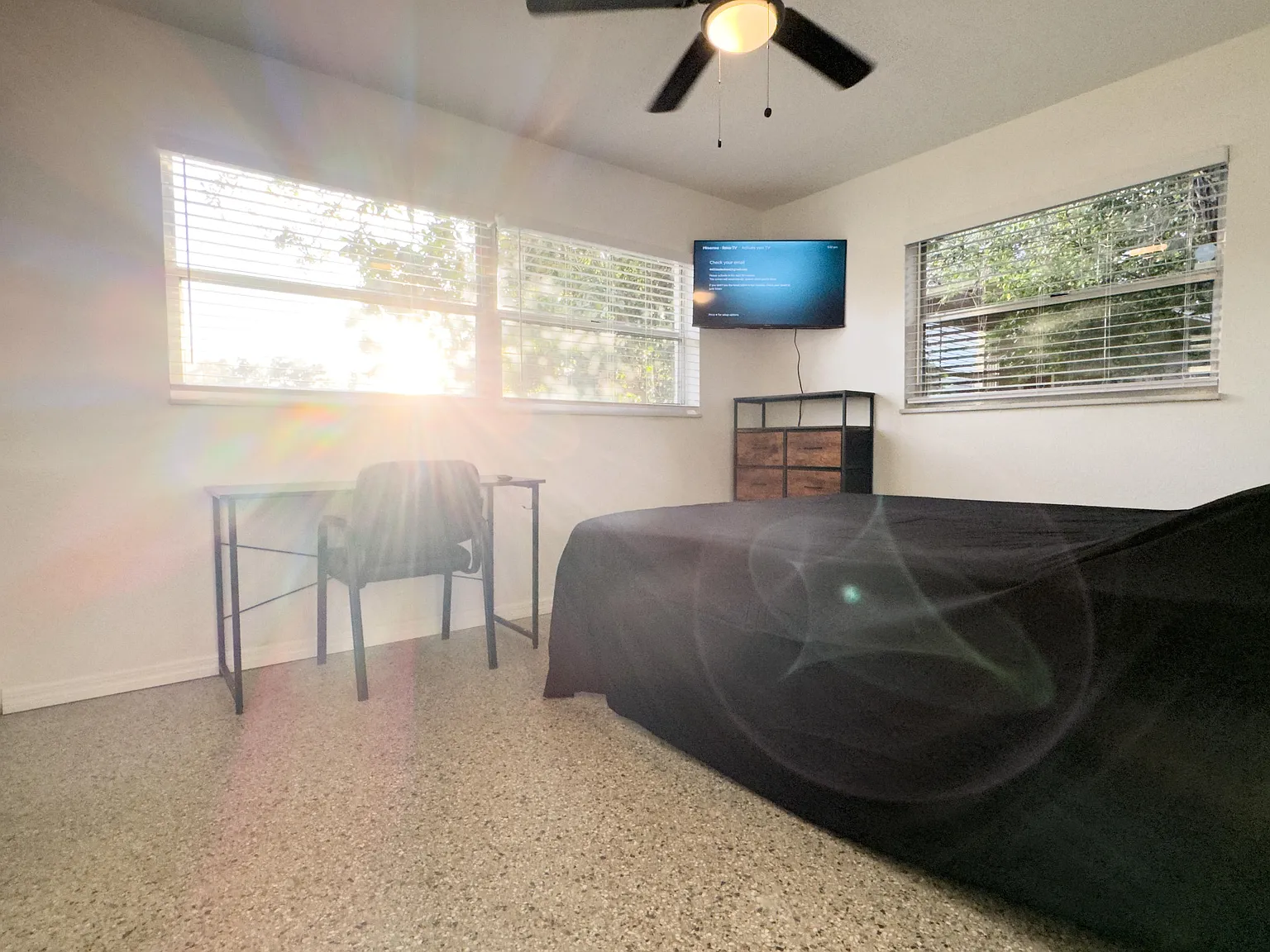 4 bed, 2.0 bath, 1300 sqft, $957 — Photo 3