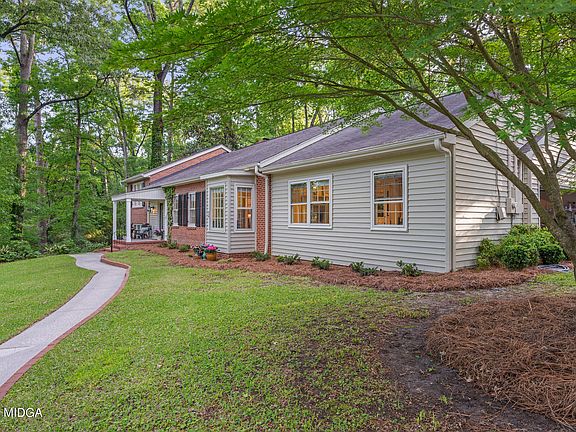 3rd image of 1461 Lone Oak Dr