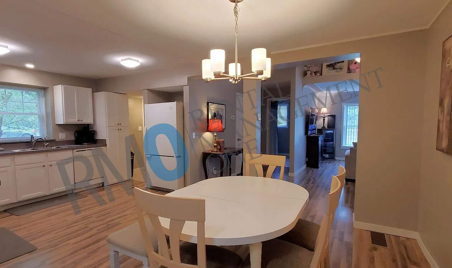 Monthly Furnished Rental, Dog-Friendly, Utilities Included — Photo 3