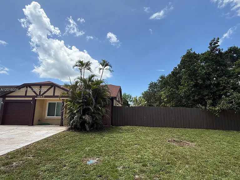 11143 Model Cir E — Photo 2