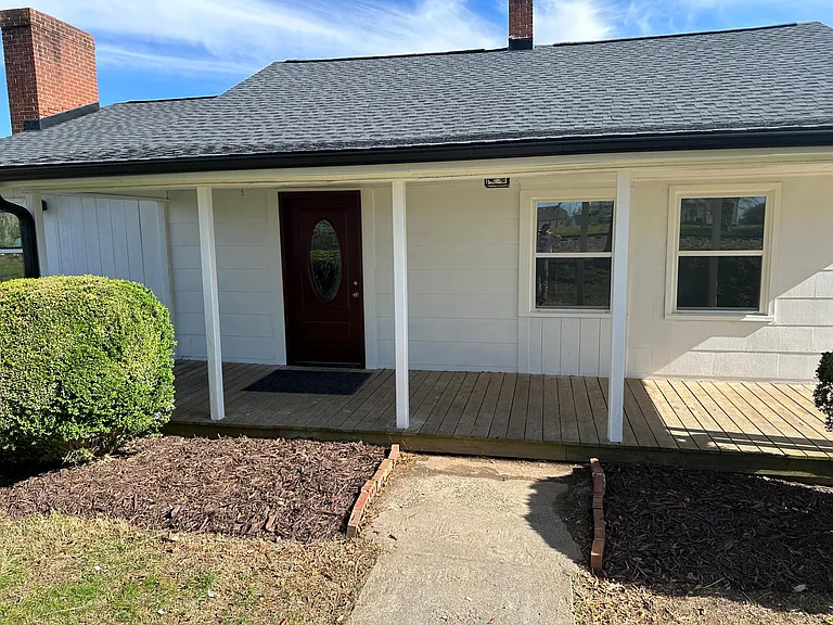 6690 Idols Rd — Photo 2