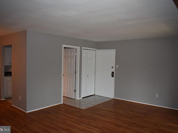 4th image of 3803 Laramie Pl APT K