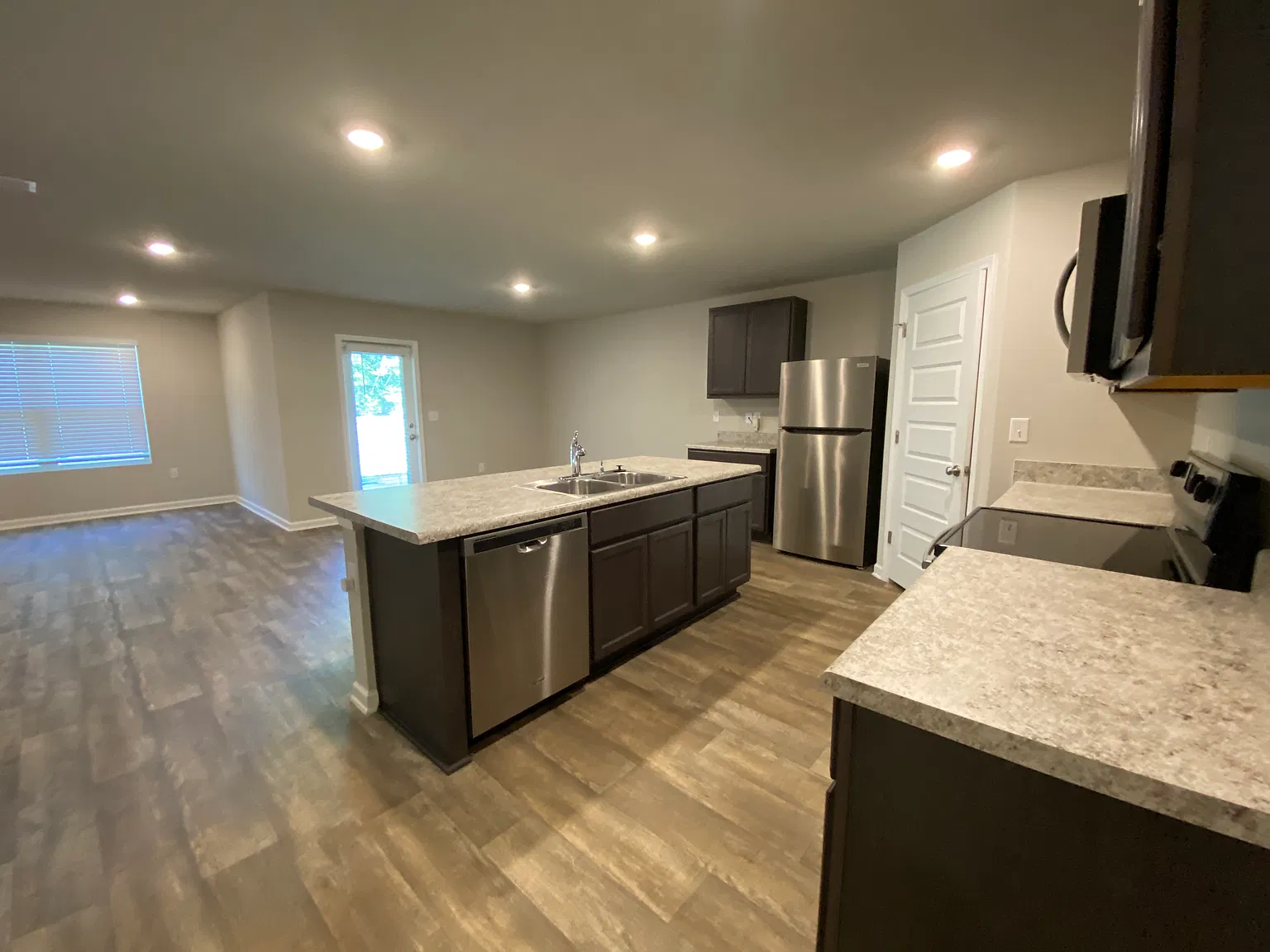 Available Mid November! 4 Bed/2 Bath In Foley! — Photo 3