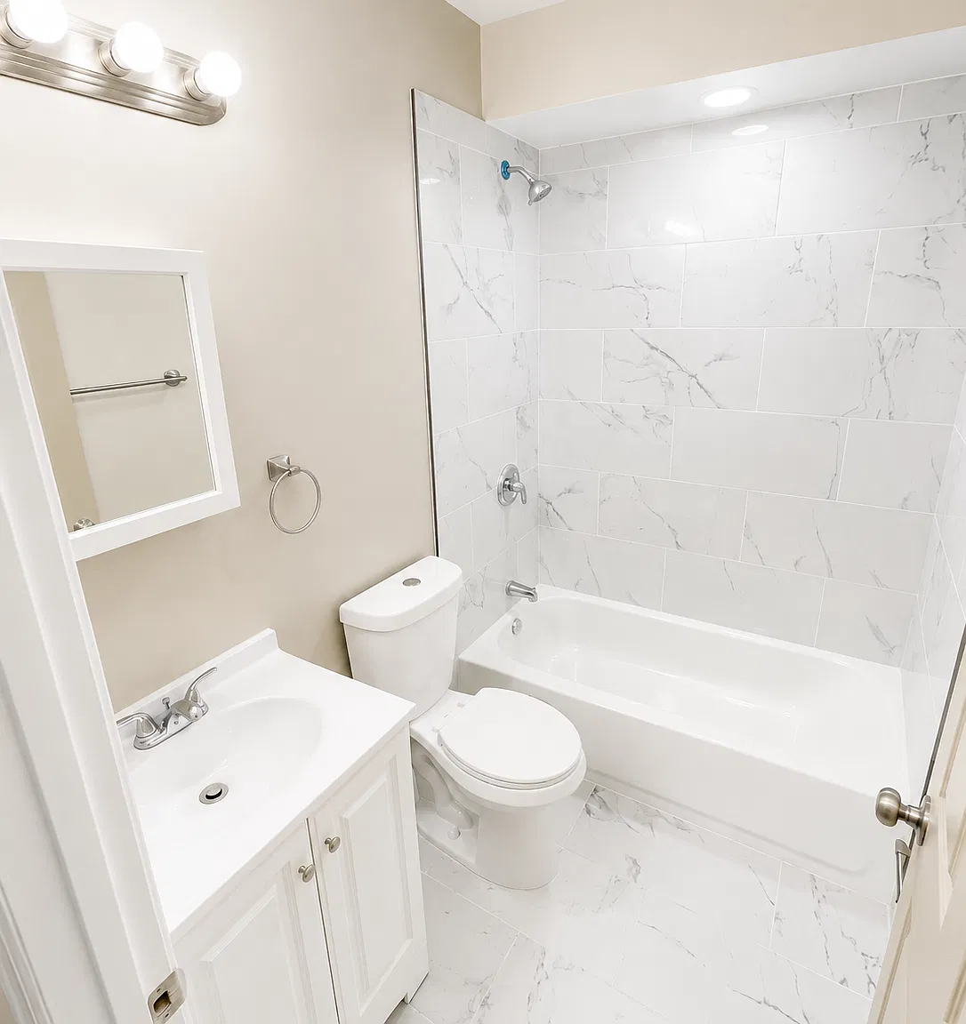 3 bed, 1418 sqft, $1,975 — Photo 1